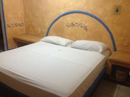 Гостиница Casa Vieja в Пуэрто-Эскондидо