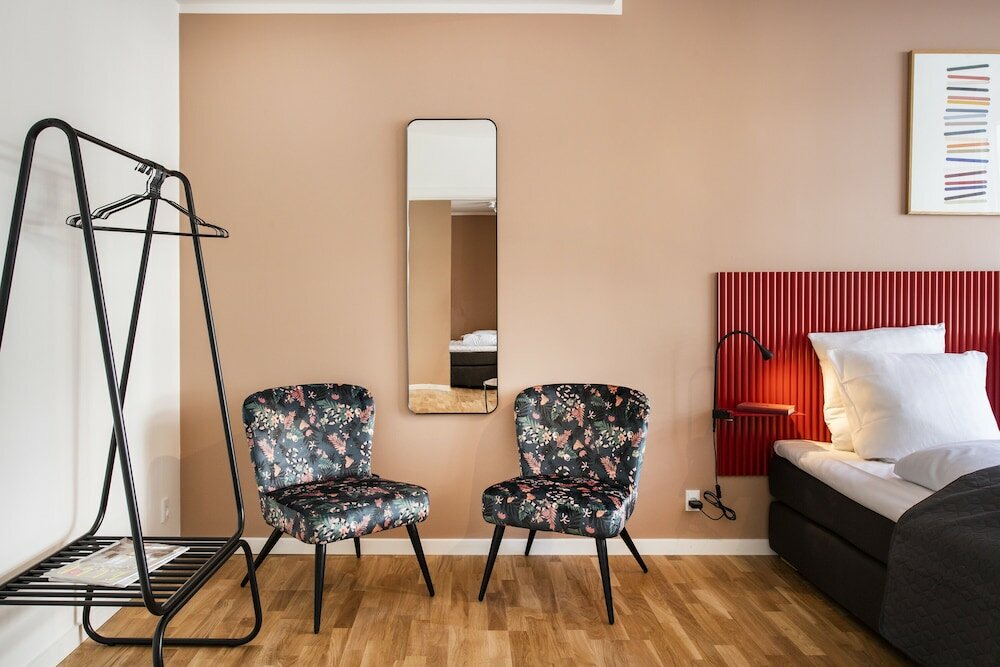 Фото By the Lakes apartments - Into This Place