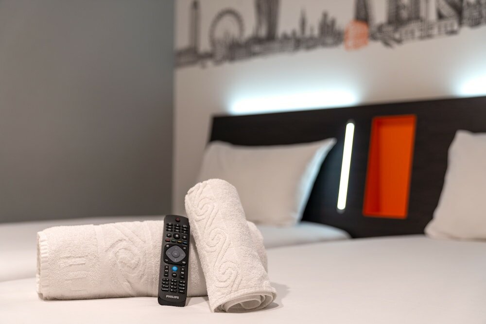 Фото EasyHotel London City Shoreditch