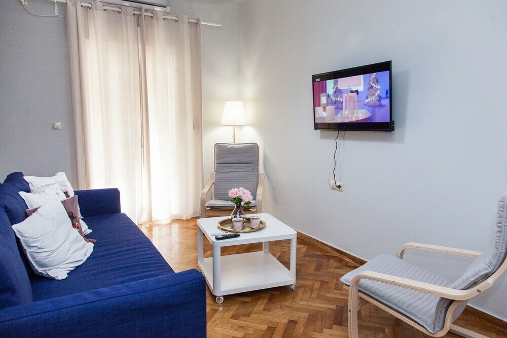 Фото Beautiful new decorated apt in Athens