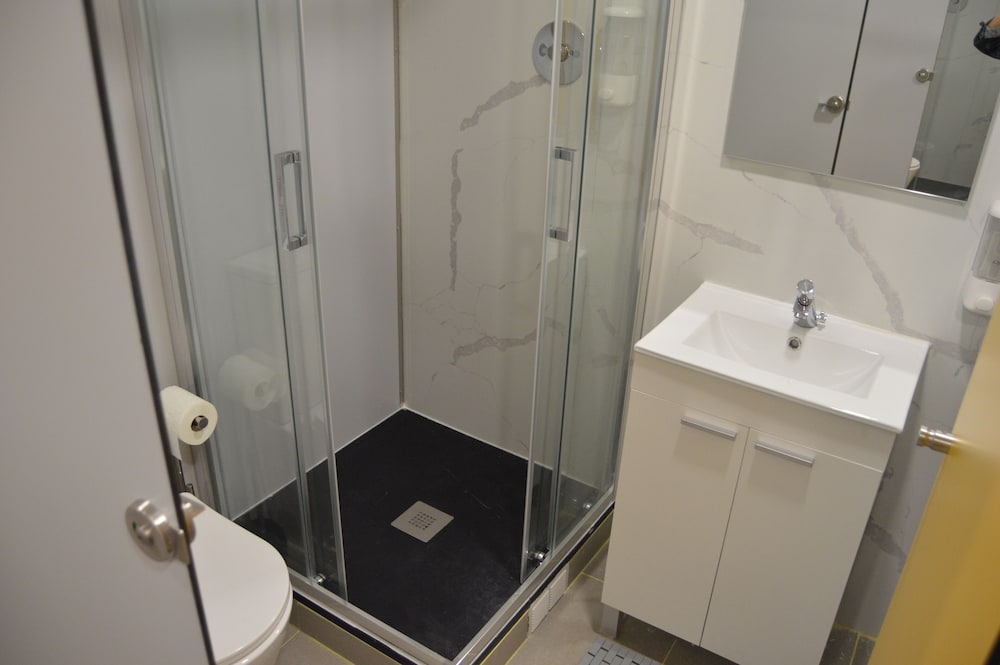 Фото Debod Hostel