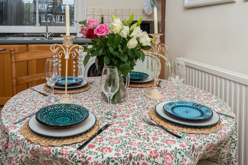 Фото Panoramic Family Home in Maida Vale