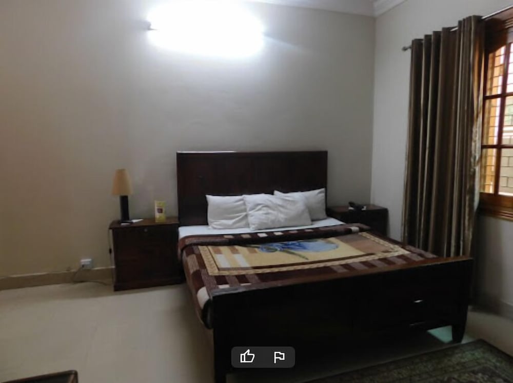 Фото Pak Palace Guest House Abbottabad