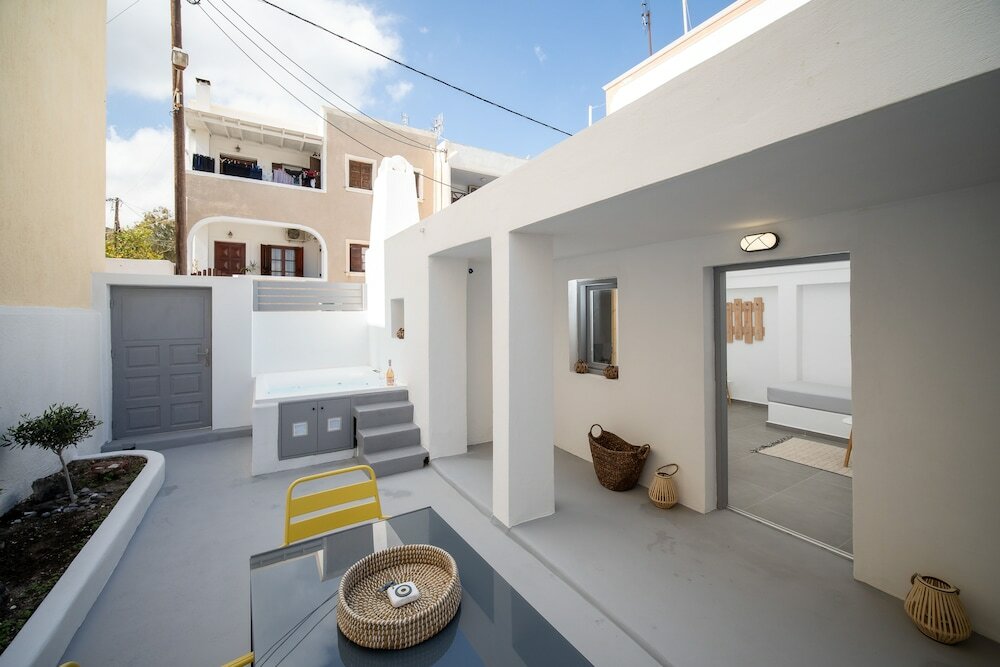 Фото Villa Tholos with Private Jacuzzi