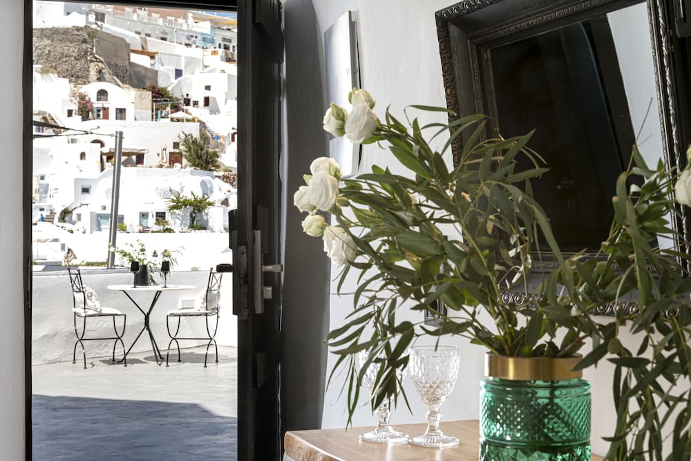 Фото Pearl of Caldera Oia Boutique Hotel