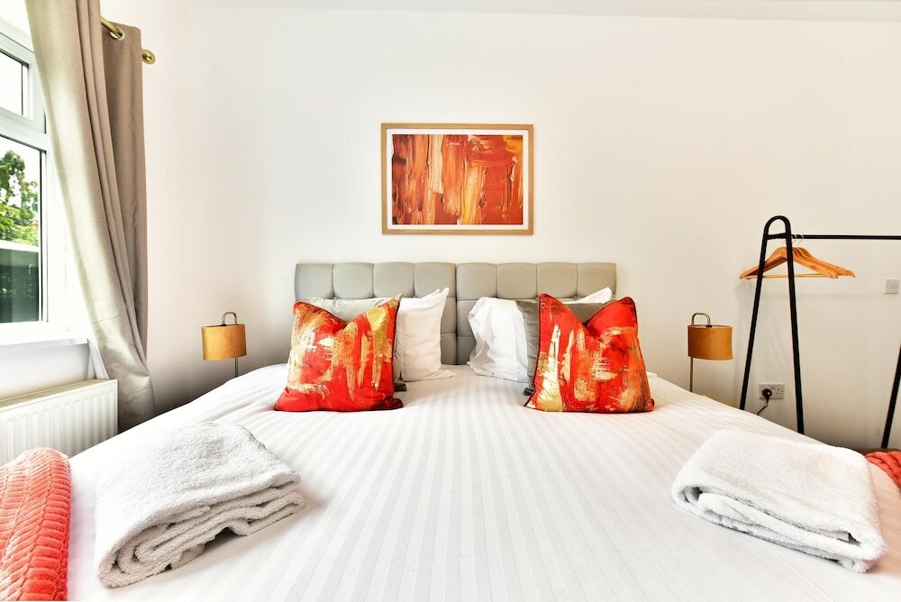 Фото West Ealing Svd Apt. - 2 Bedroom 2 Bath