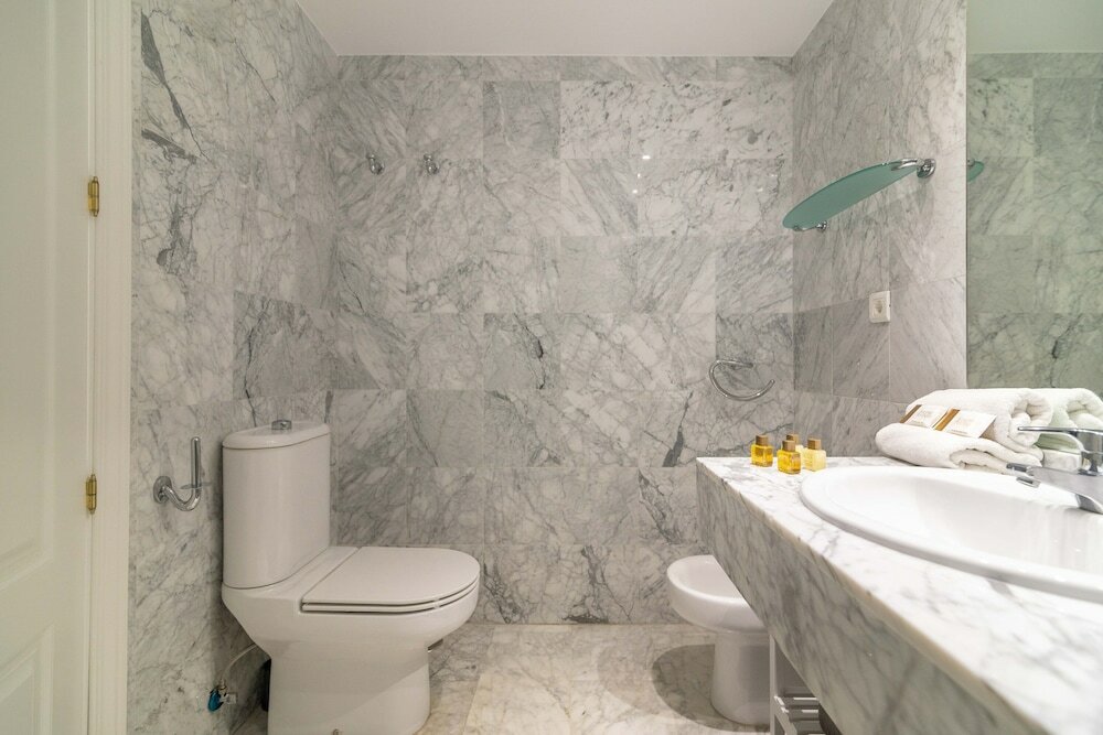 Фото Whispering Palms Apartment