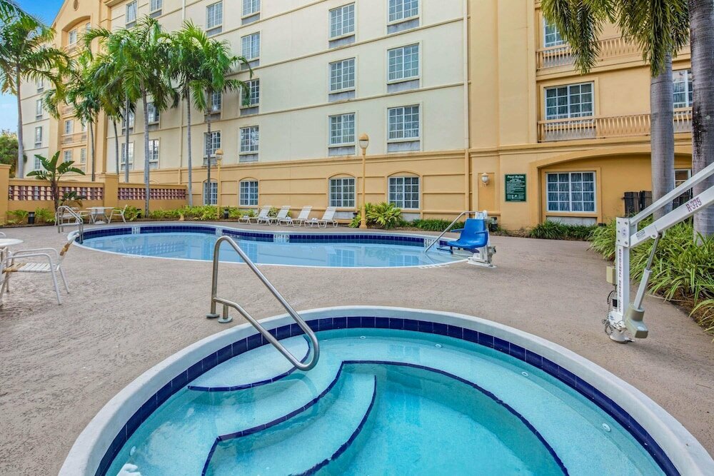 Hotel La Quinta Inn & Suites by Wyndham Miami Airport West, State of Florida, photo