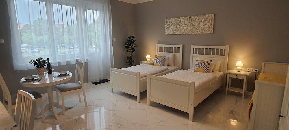 Фото Camille Apartments