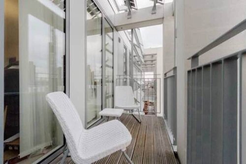 Гостиница Lux 1-bed Apt. With Balcony в Лондоне