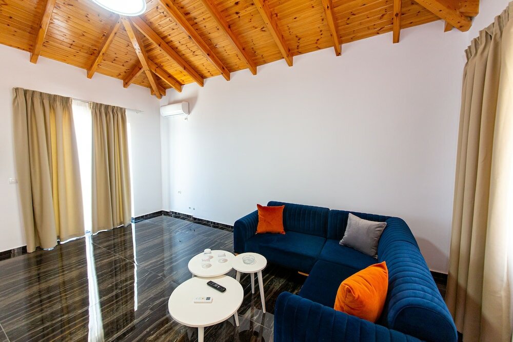 Фото Santa Oliva Suites