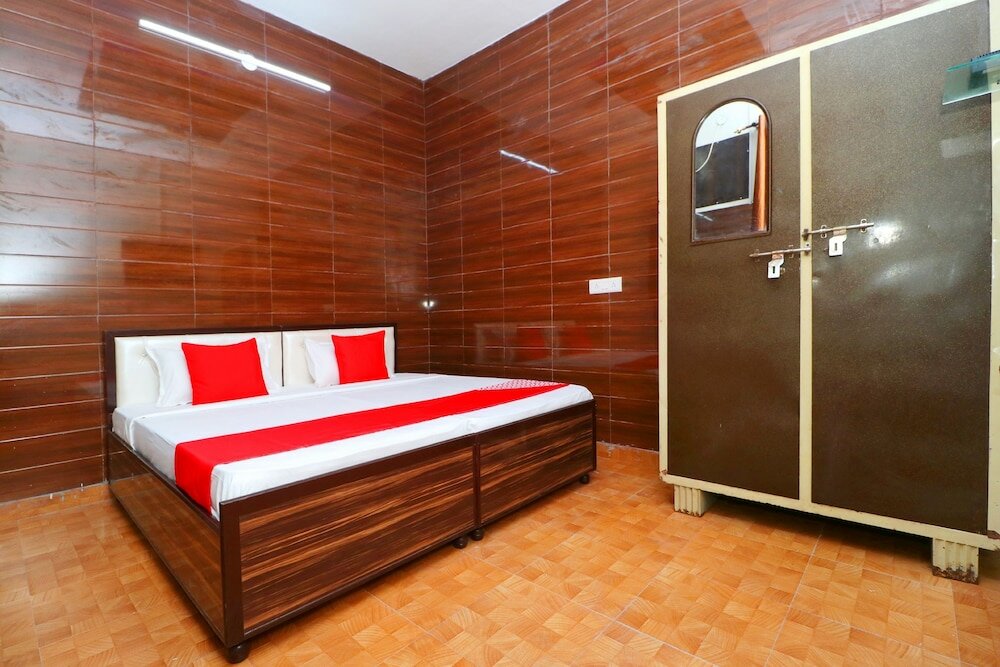 Фото Oyo 37097 Raj Apartments