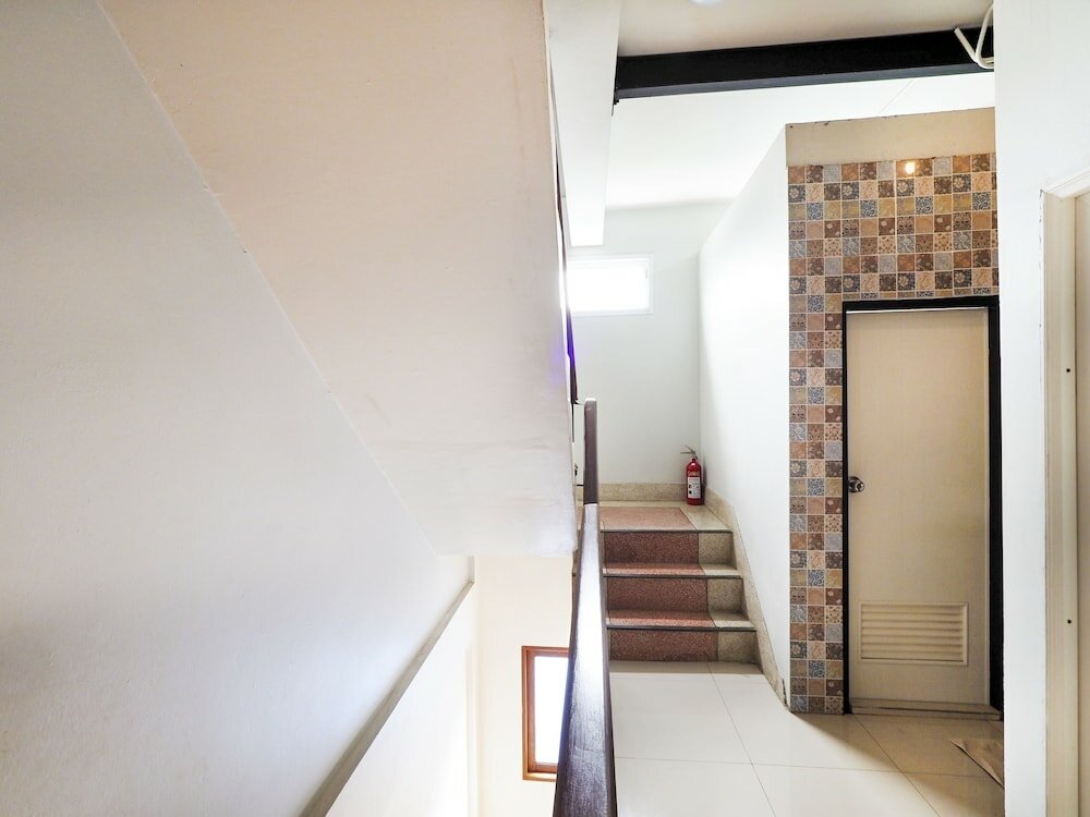 Фото Oyo 692 Nakara Ayutthaya - Hostel