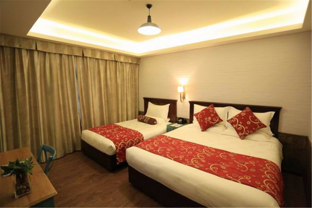 Фото Wuyang Boutique Hotel - Hefang Street