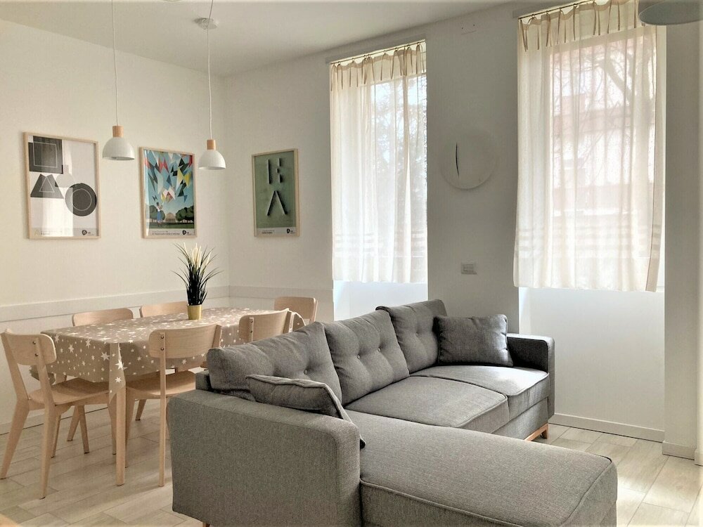 Фото Bright Apartment in VIA Zurigo 3