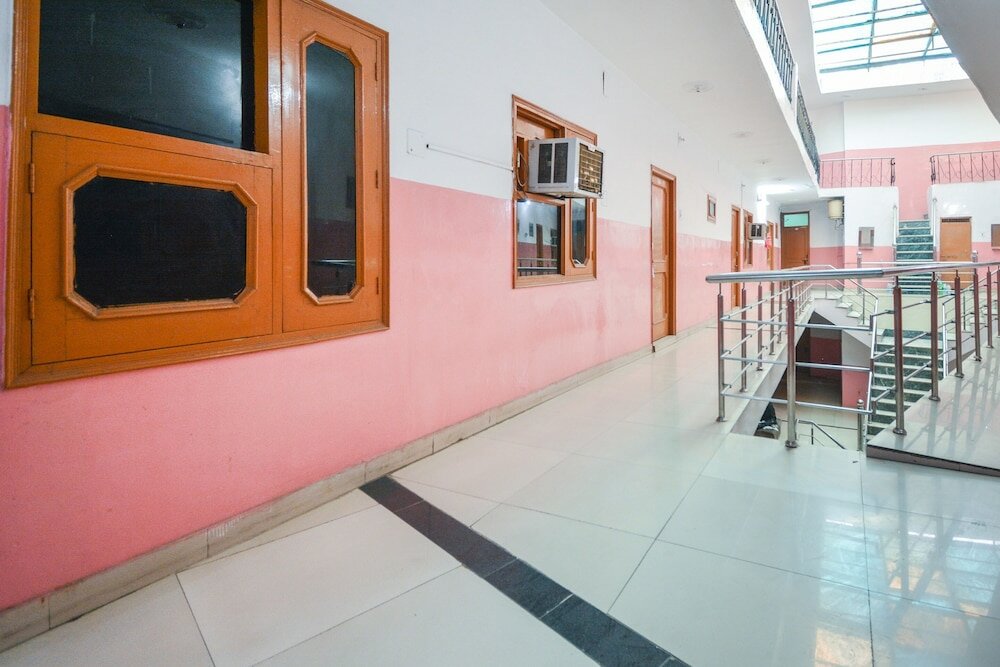 Фото Spot On 36686 Hotel Om Shanti Palace