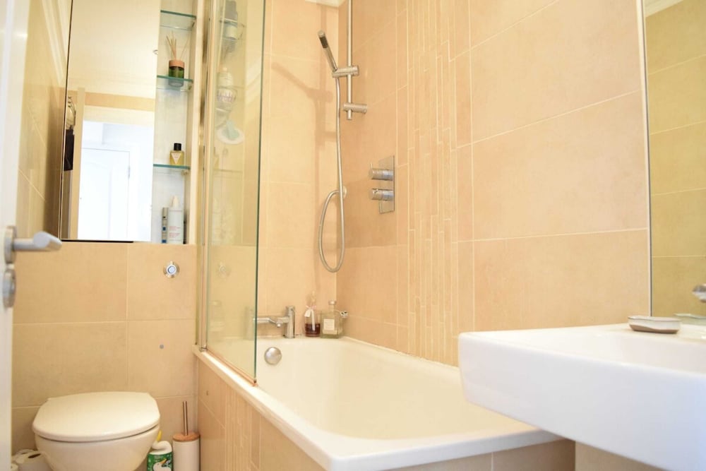 Фото Comfortable Studio Flat in the Heart of Dalston