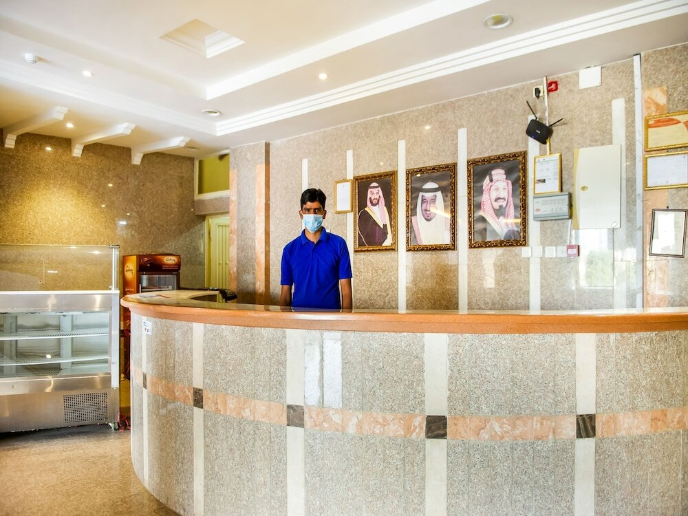 Фото Oyo 525 Rose Plaza1