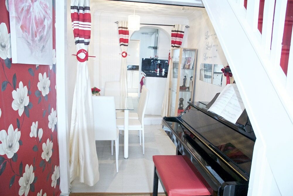 Фото A & L Lodgings