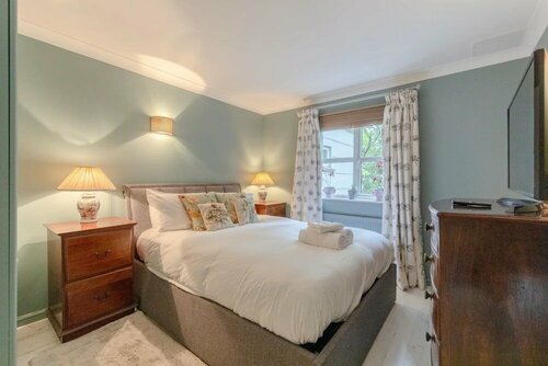 Гостиница Spacious 2 Bedroom Flat in Wandsworth в Лондоне
