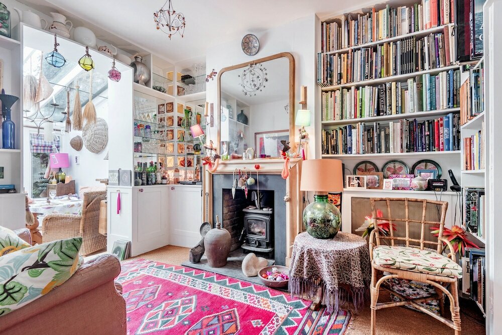 Фото Enchanting Hammersmith Home Close to Shepherds Bush by Underthedoormat