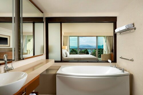 Гостиница The Westin Siray Bay Resort & Spa на Пхукете