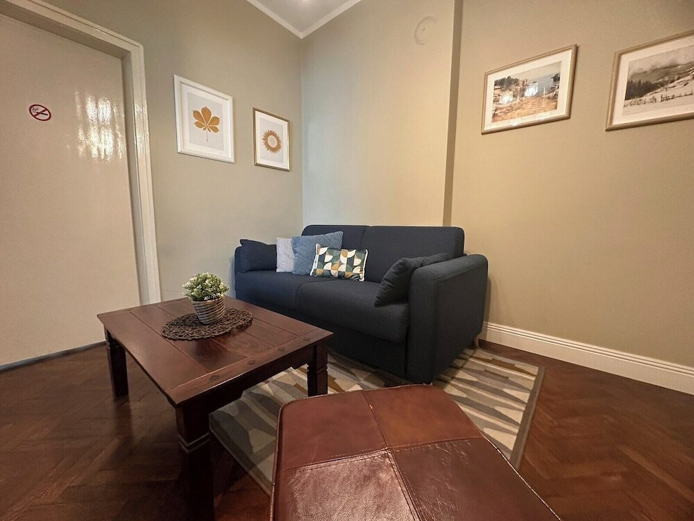 Фото 3 Bdr Top Center Artistic Apartment - 115 m2