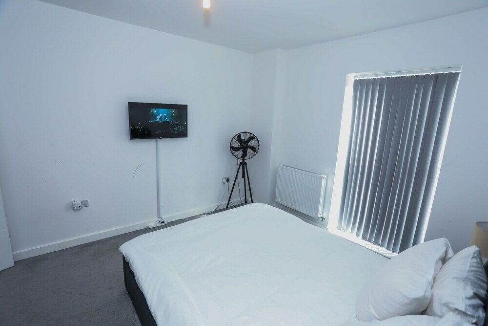 Фото Exquisite One Bed Apartment