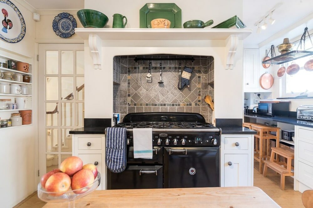 Фото Elegant 3 Bedroom Home Located in South Kensington