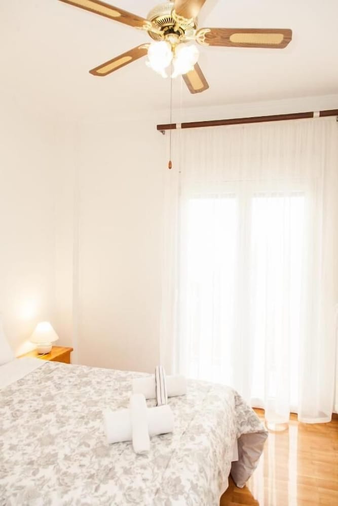 Фото Cozy apt with Lycabettus View