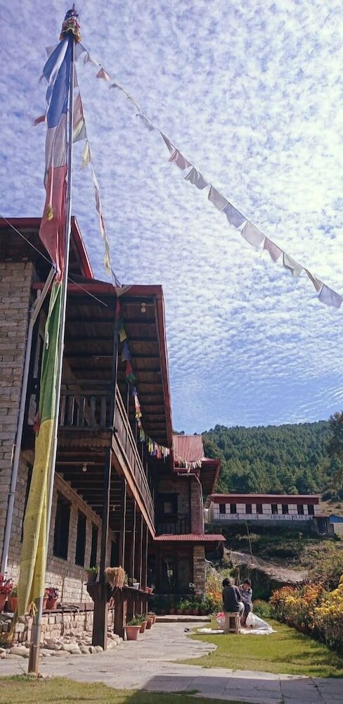 Фото Kyirmu Lodge Phaplu