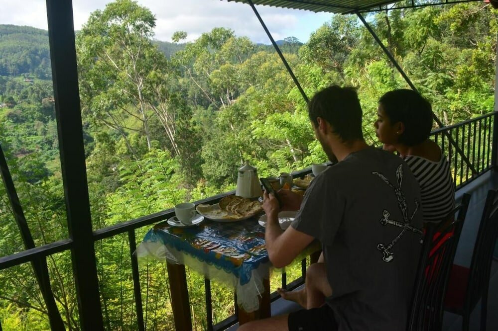 Фото Cloudy Hill Cottage