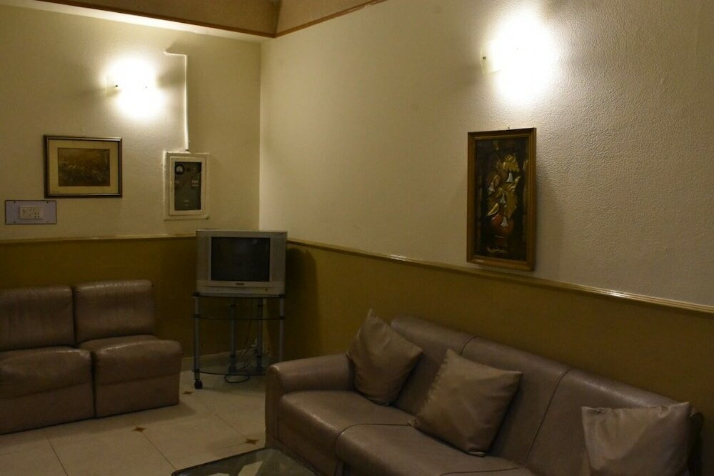 Фото Hotel Royal Gardens Jail Road