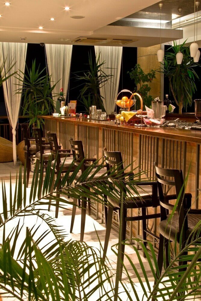 Фото Luxury Apartment in Garden of Eden