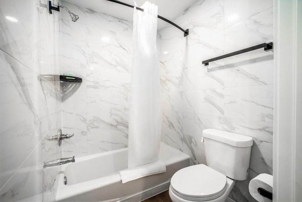 Фото Aspire Inn Studios & Spas