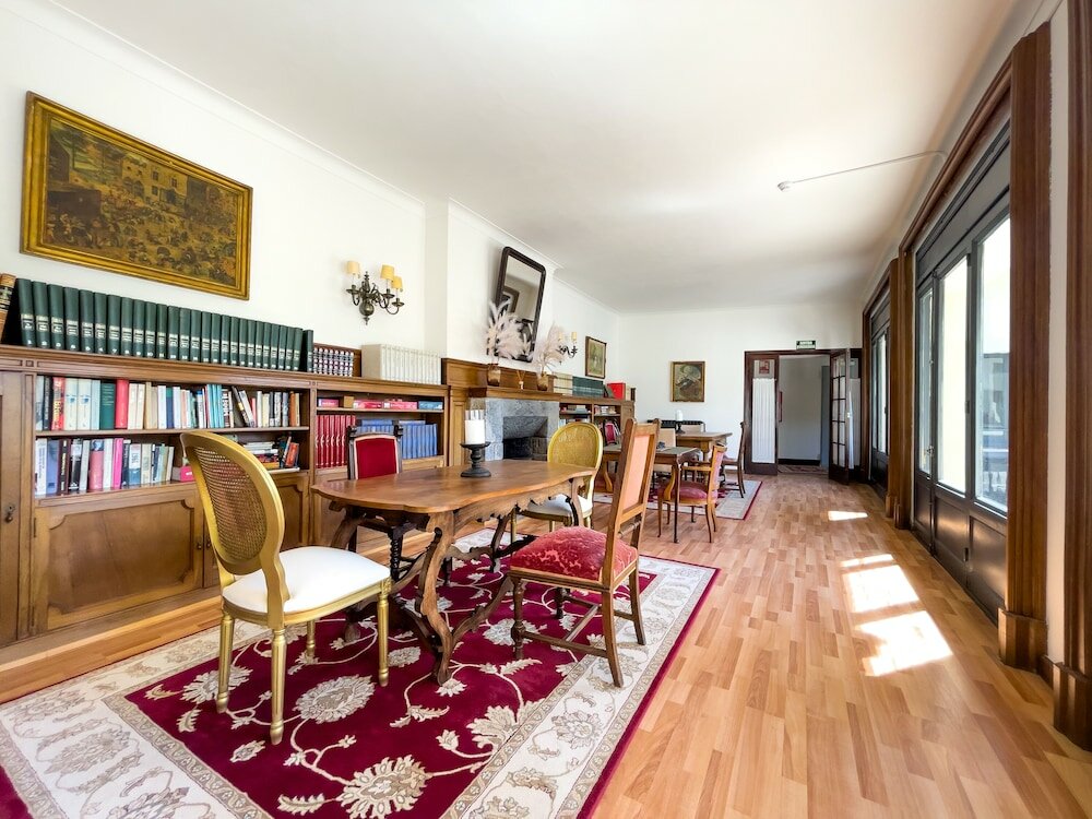 Фото Angelats Hotel