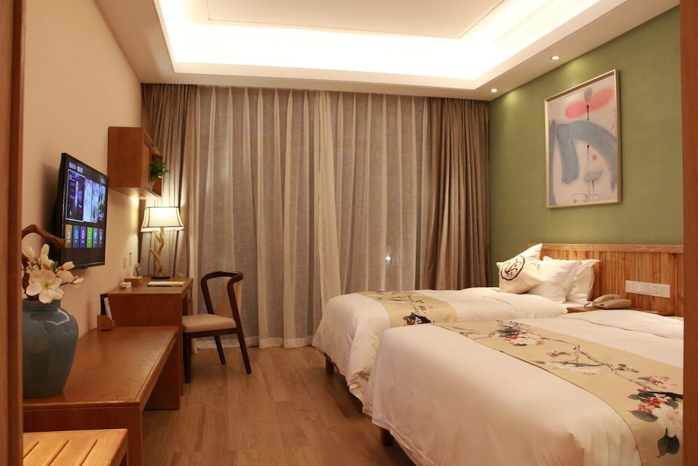 Фото Queshan Lake Arcadia Intl Resort