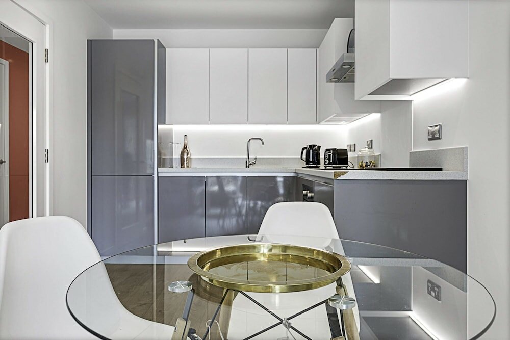 Фото Stylish Flat In Battersea Reach