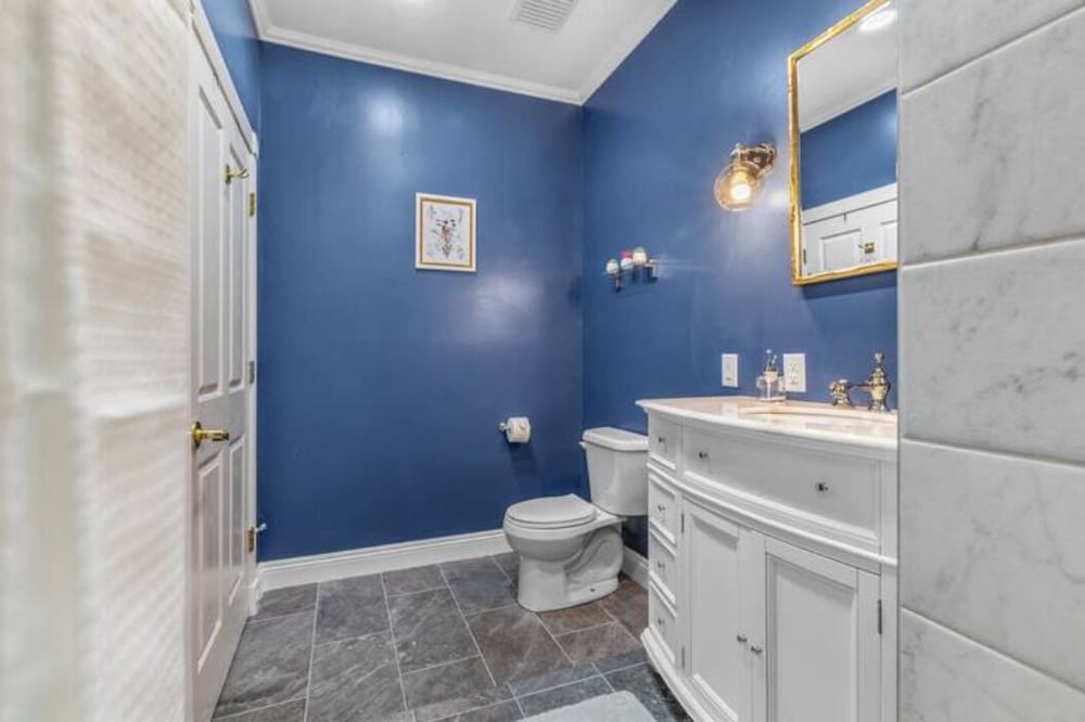 Фото Immersive Suite with Pool & Hot Tub