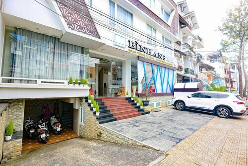 Ttr Vincent Hotel