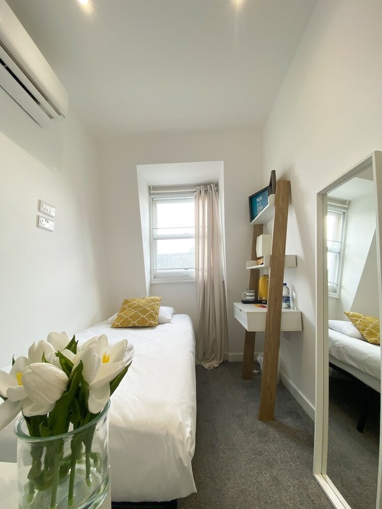 Фото Wembar Hotel