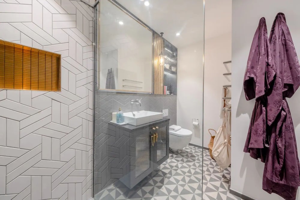 Фото Gorgeous Central London 2bd Flat - Soho