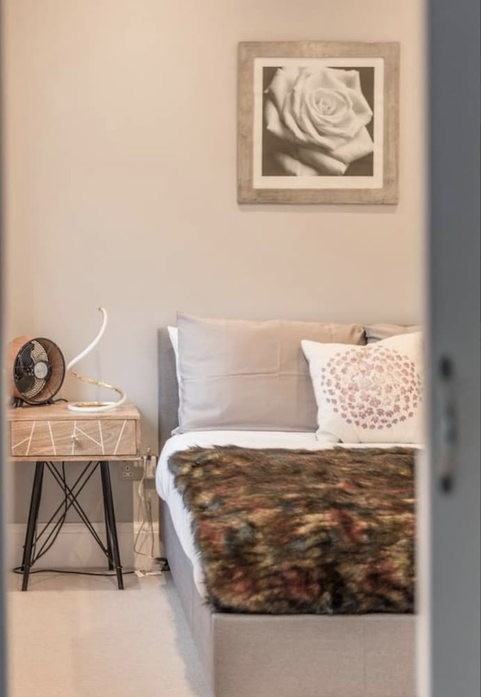 Фото Brondesbury Apartments