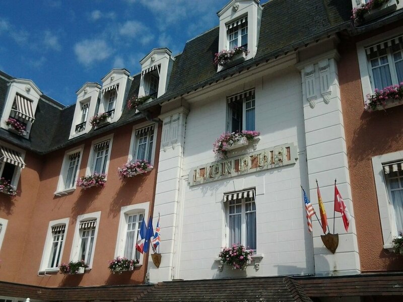 Гостиница Hotel Le Lion d'Or et restaurant la Table du Lion в Байё