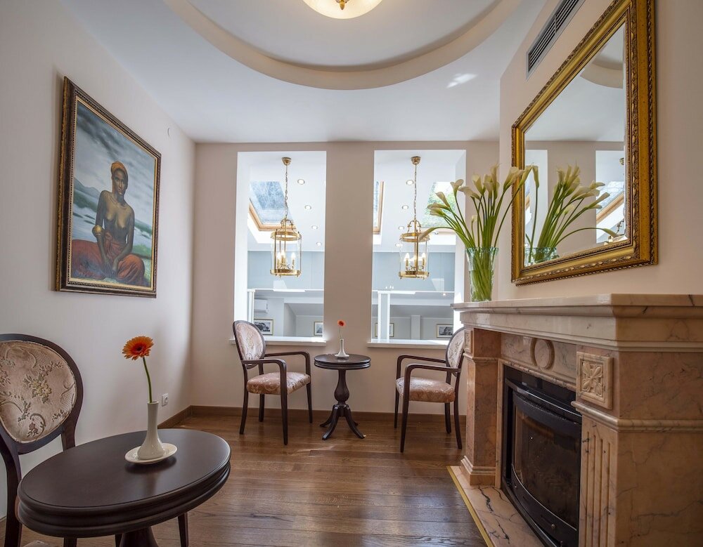 Фото The Moon Boutique Hotel