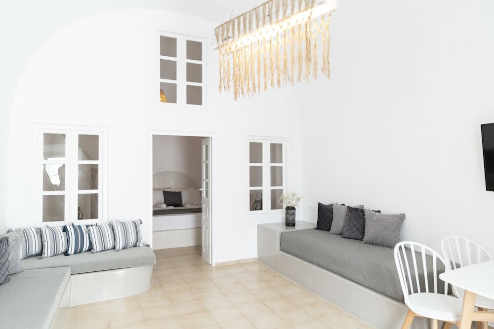 Фото Captain's House Suites