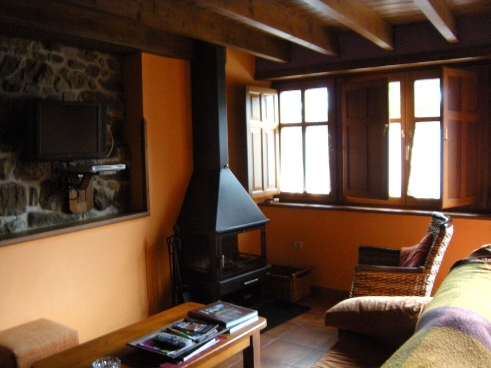 Фото Apartamentos Rurales La Portiella