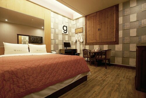 Гостиница Chungju Romance в Чхунчхон-Пукто