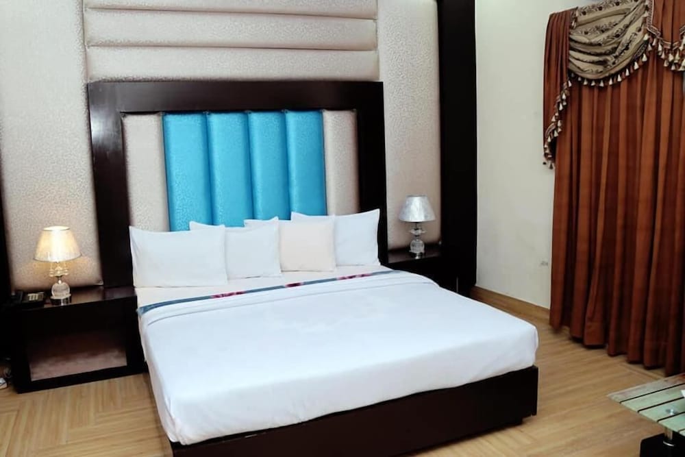 Фото Hotel Aarsh Palace