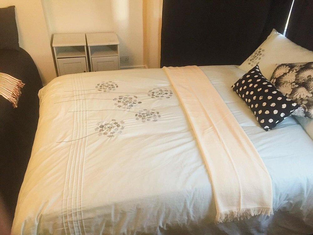 Фото North London Cottage